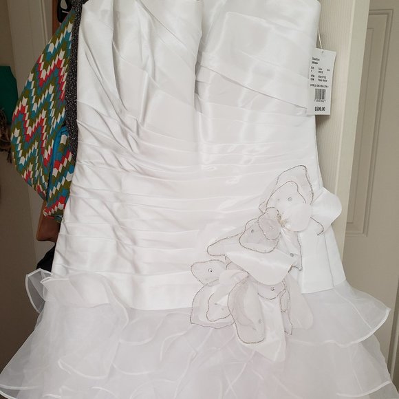 Wedding Dress - Picture 2 of 7